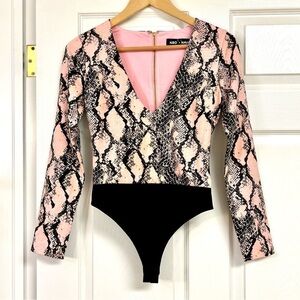 NBD X NAVEN Revolve PINK AND BLACK SNAKESKIN PRINT BODYSUIT women’s size XS
